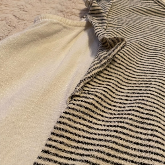 Doe and Rae Blouse - Picture 3 of 6